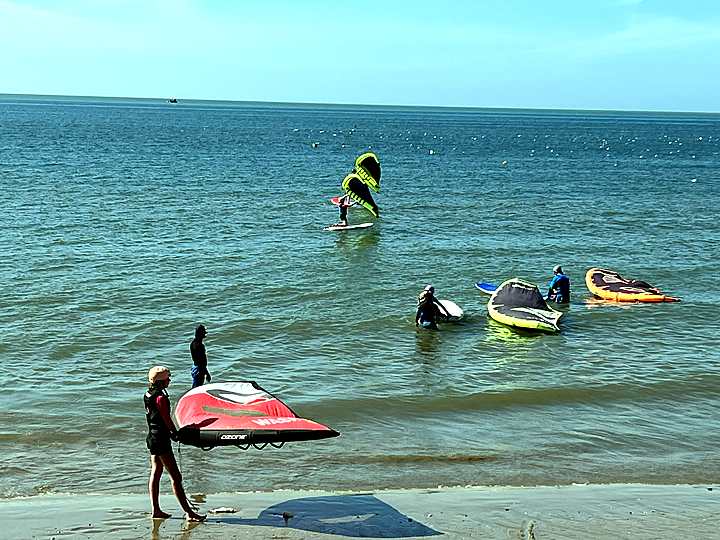 Discovery wing foil lesson for beginners in Vietnam